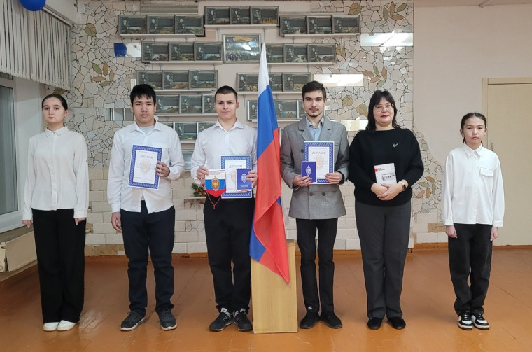 ПОЗДРАВЛЯЕМ.